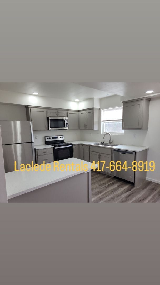 Photo - 3 BEDROOM 2.5 BATHROOM TOWNHOUSE FOR RENT.