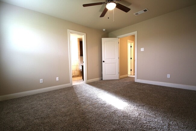 Photo - ((MOVE IN SPECIAL!) Little Piece of HEAVEN... Unit 7900 Branch Way