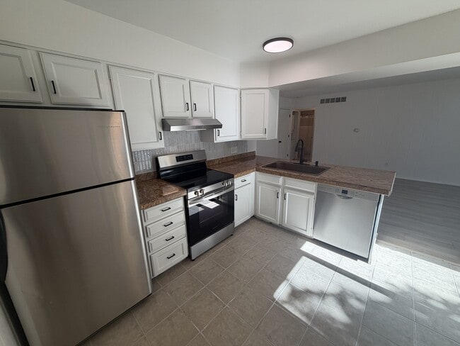 2461 S Xanadu Way Unit D