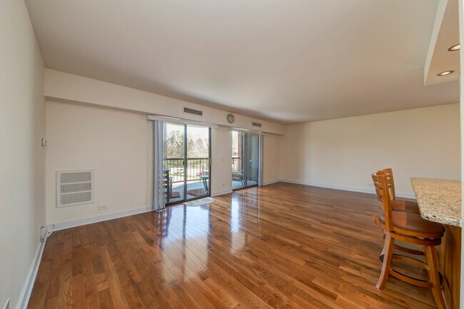 Photo - 1405 E Central Rd Unidad 316B