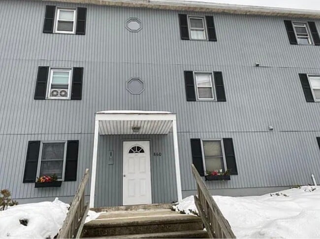 Photo - 860 Southbridge St Unit 1