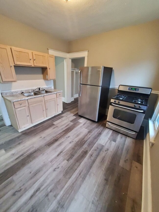 Building Photo - 2709 W Wright St Rental