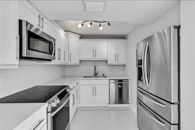 Photo - 1740 NW N River Dr Unidad 422