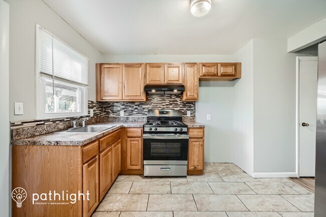 Photo - 7121 Bexhill Road