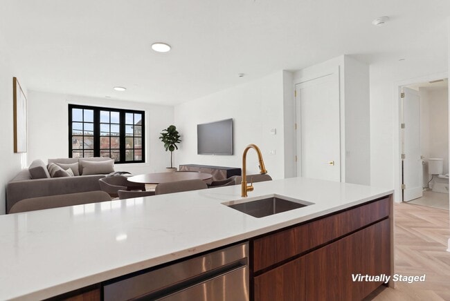 Building Photo - 100 E Putnam Ave Unit 311