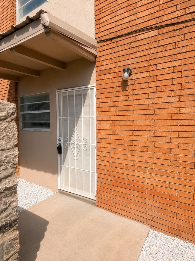 Photo - 1491 Alamo St