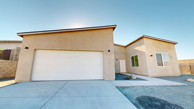 Building Photo - 9840 Mesquite Ave