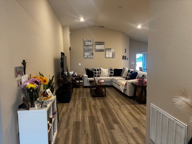 1391 Mountain Flower Ln