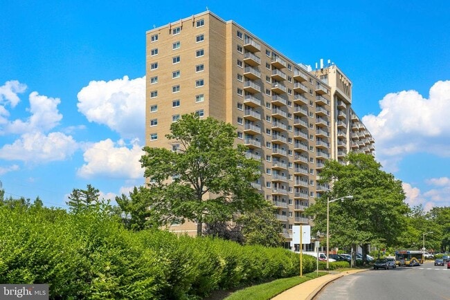 Building Photo - 1225 Martha Custis Dr Unit 709