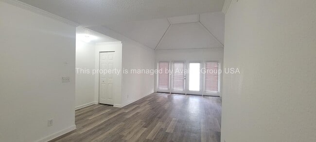 Photo - 3875 Mission Dr