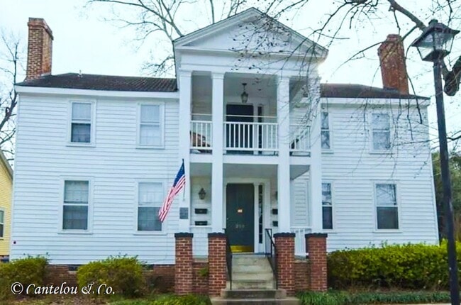 Building Photo - 350 Telfair St Unit D Rental