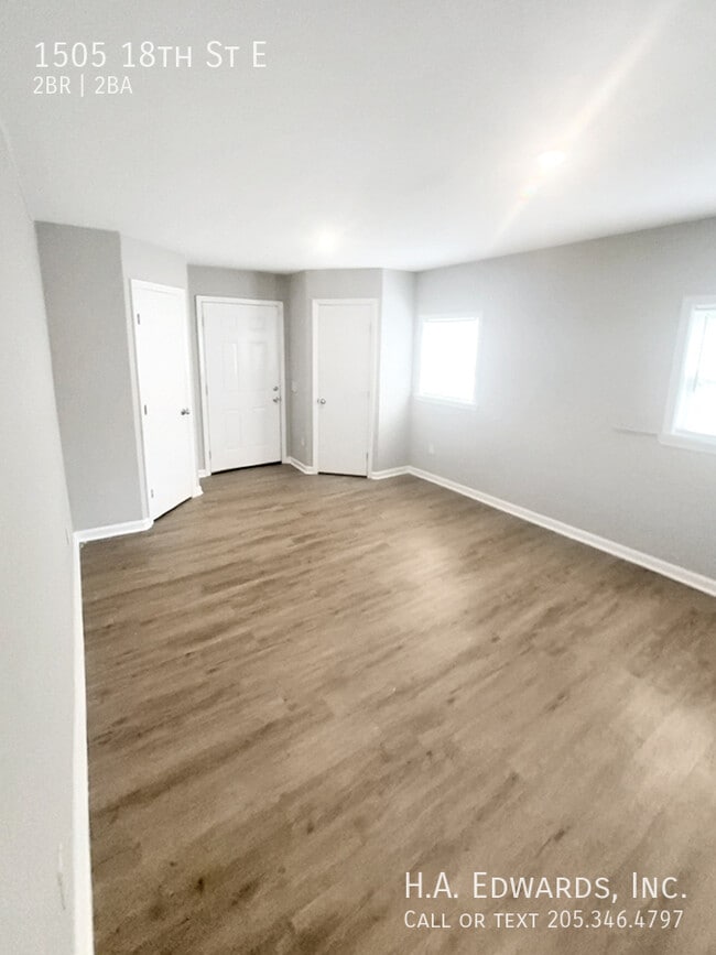 Photo - 1505 18th E St