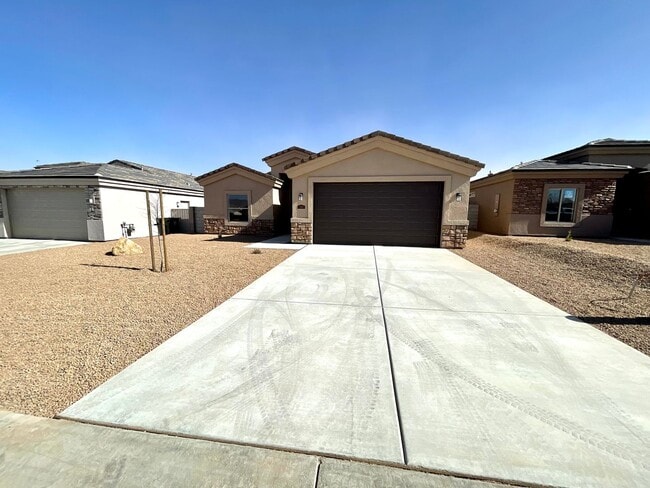 Photo - Beautiful 3 Bedroom 2 Bathroom Home!