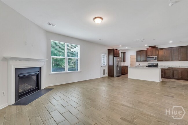 Photo - 374 Southwilde Way