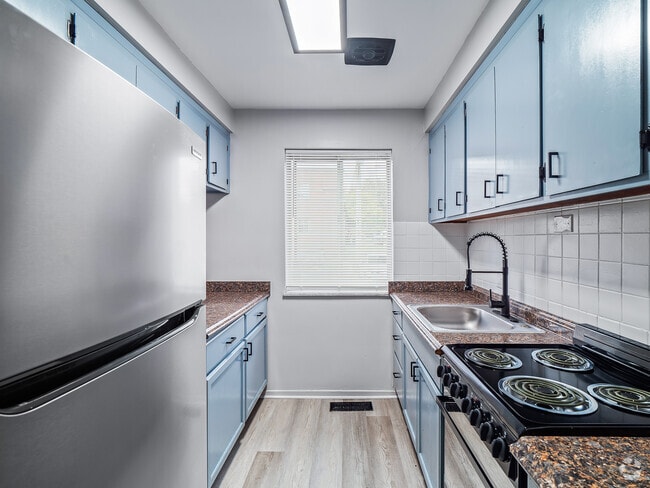 Building Photo - Heights Garden Apartments