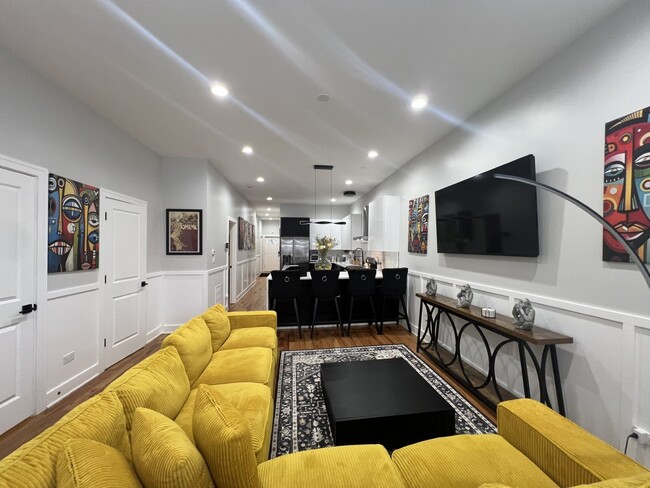 Photo - 6613 S Langley Ave Unit 1