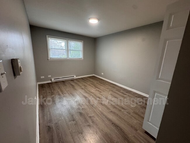 Photo - 474 W 14th Pl Unidad 8