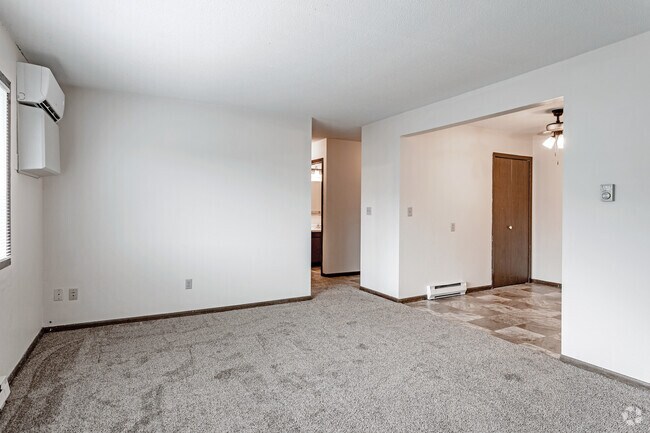 1BR, 1BA Den - 800SF - Living Room - Clover Hill Apartments