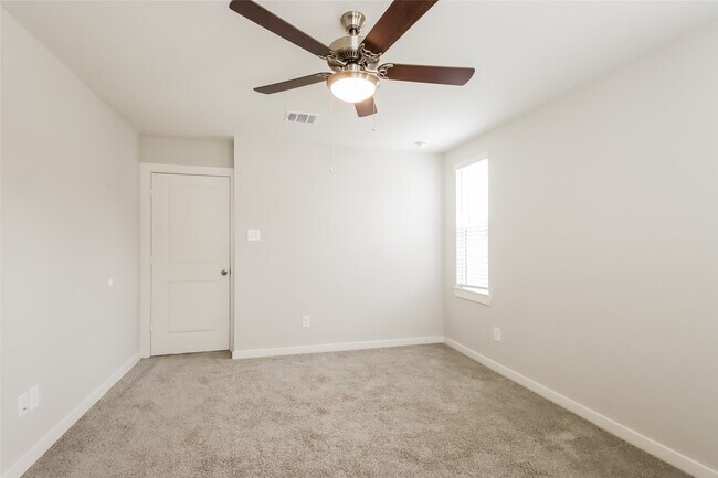 Photo - 9835 Willow Creek Commerce Dr