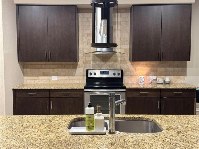 Photo - 801 Oriel Cir