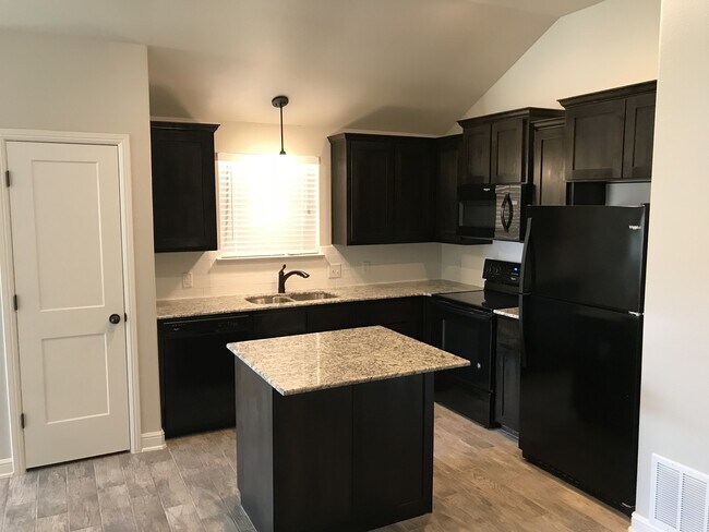 Photo - 2 bed/2 bath Duplex - Ready 1/14/2026 - Text 201-231-7228