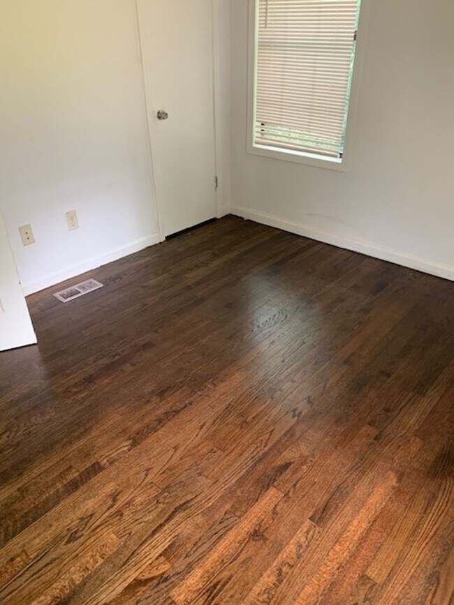 Photo - 314 26th Ave E