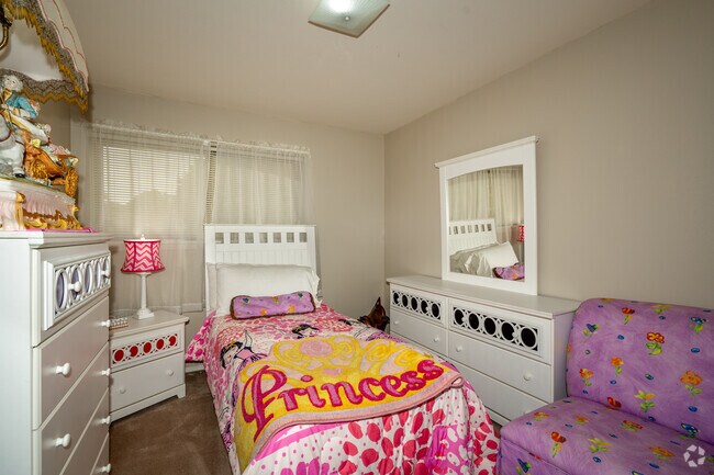 2BR, 2BA - 945SF - Bedroom - Twin Rivers Apartments