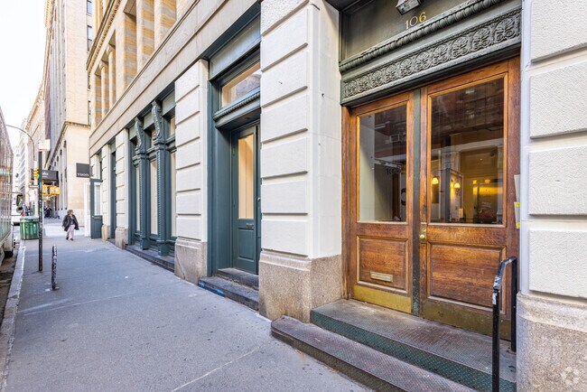 Entrance - Cooperative