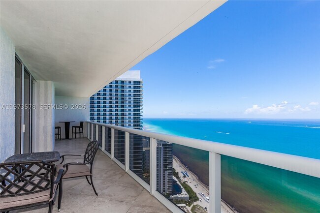 Building Photo - 1800 S Ocean Dr Unit 3803