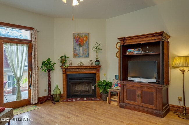 Photo - 2716 Oak St Unit 3