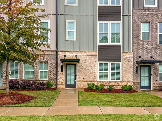 Building Photo - 1136 Buice Lake Pky Rental