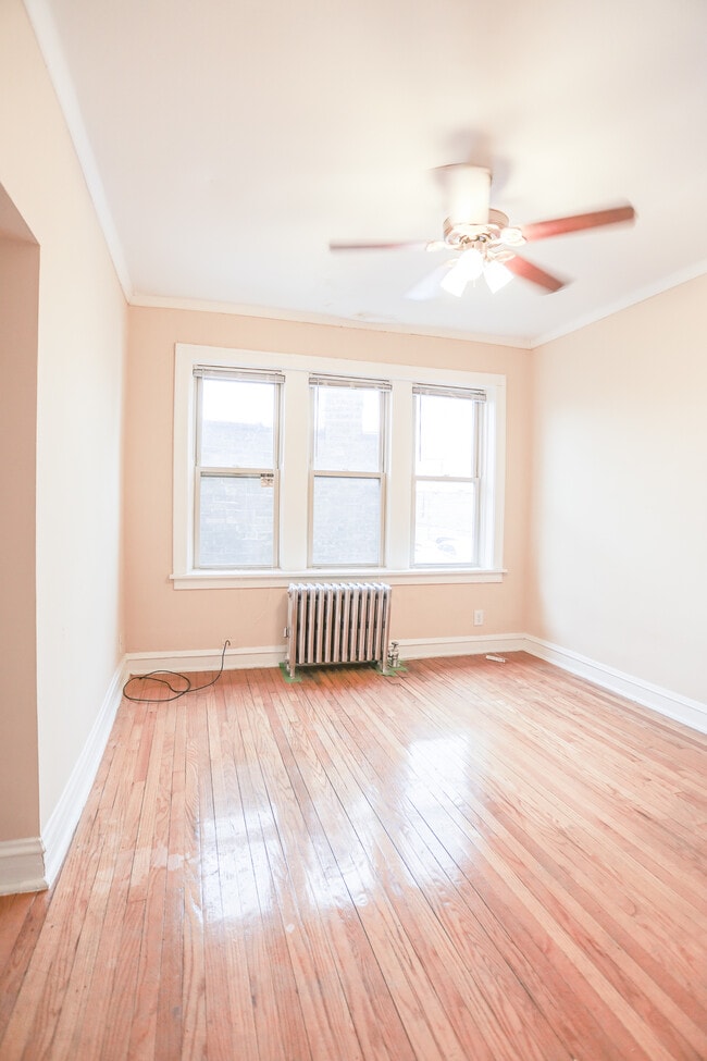 Photo - 3941 W Dakin St Unidad #3A