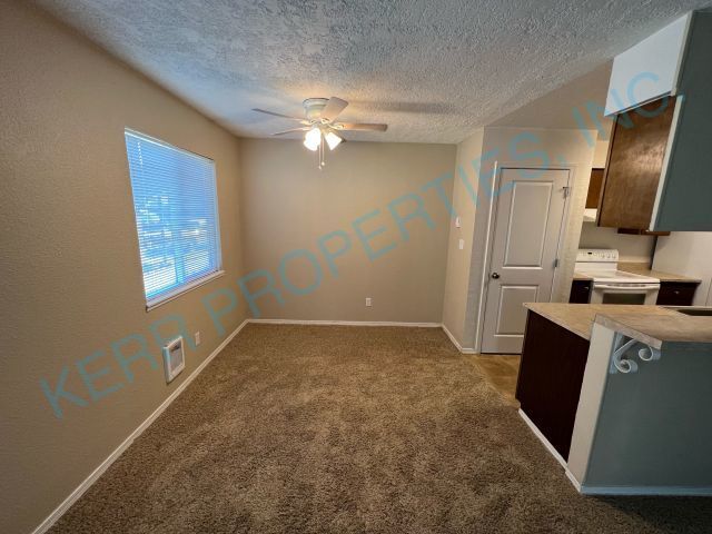 Photo - 1416 NE Paropa Ct