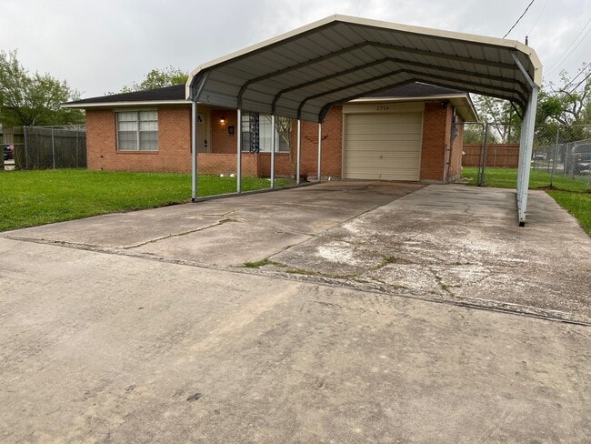 Photo - 2714 Southmore Ave