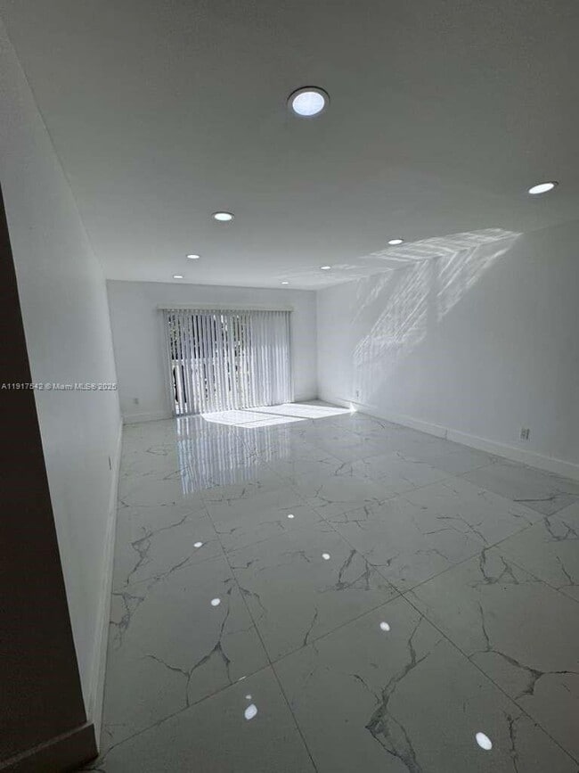 Photo - 15201 NE 6th Ave Unit C312