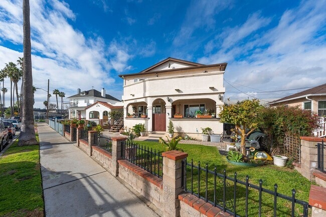 Building Photo - San Pedro Unit with Spectacular Ocean/Mari... Rental