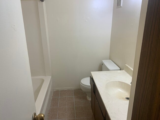 Photo - 4811 S Jackson Ave Unit 63