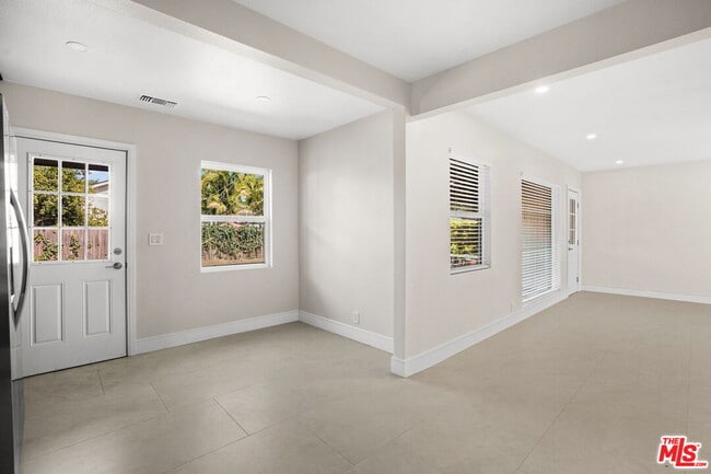 Photo - 7806 Wellsford Ave