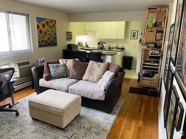 Building Photo - 80 Trowbridge St Unit 33 Rental