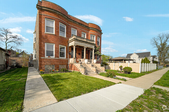Building Photo - 448 W Englewood Ave Rental