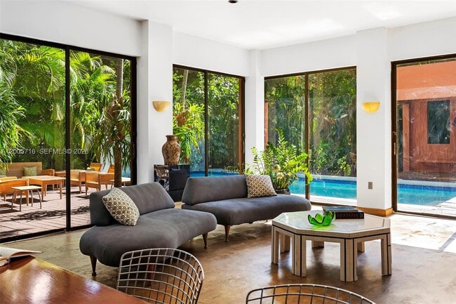 Photo - 5627 Granada Blvd