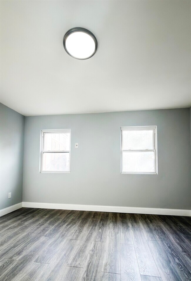 Photo - 552 38th St Unidad 6