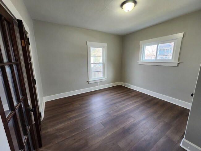 Photo - 530 Rosemont Ct NW Unit Down