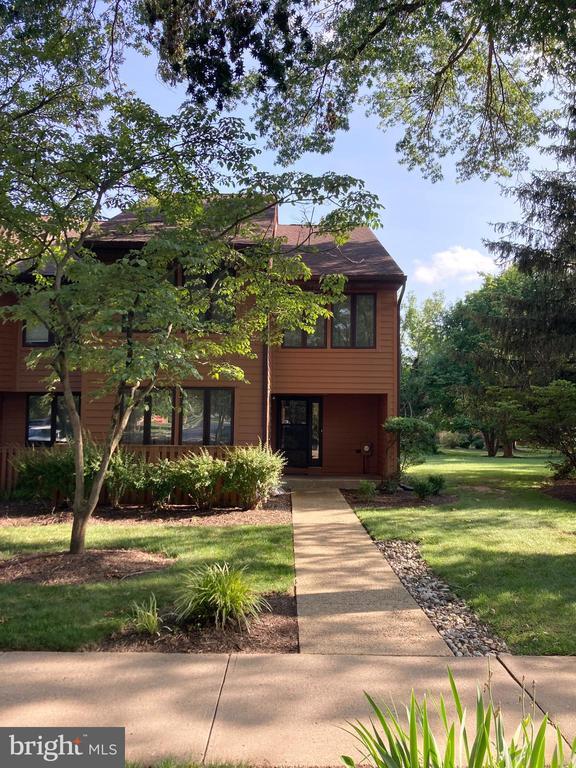 Photo - 61 Sayre Dr Townhome