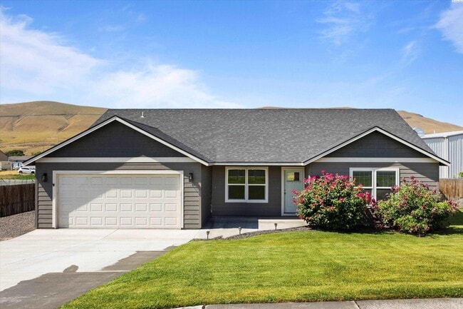 Building Photo - 4 BED HOME FOR RENT IN BENTON CITY MOVE-IN...