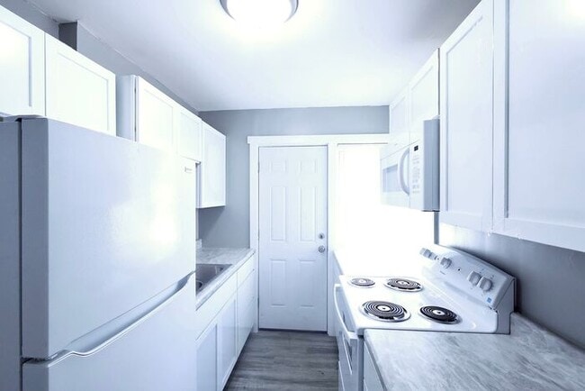 Photo - 3654 W 107th St