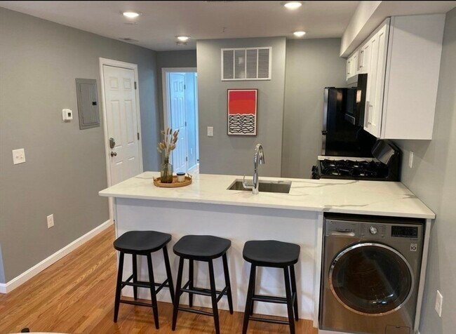 Photo - 13 Wiget St Unit 3