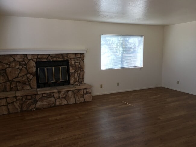 Photo - 1961 Moss Beach Ct Unidad 1