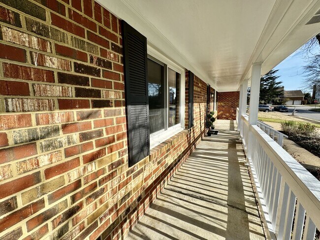 Photo - READY NOW!! Updated 5-Bedroom Home w/Fenced Backyard, Attached Garage  & Sunroom - Pet Friendly!