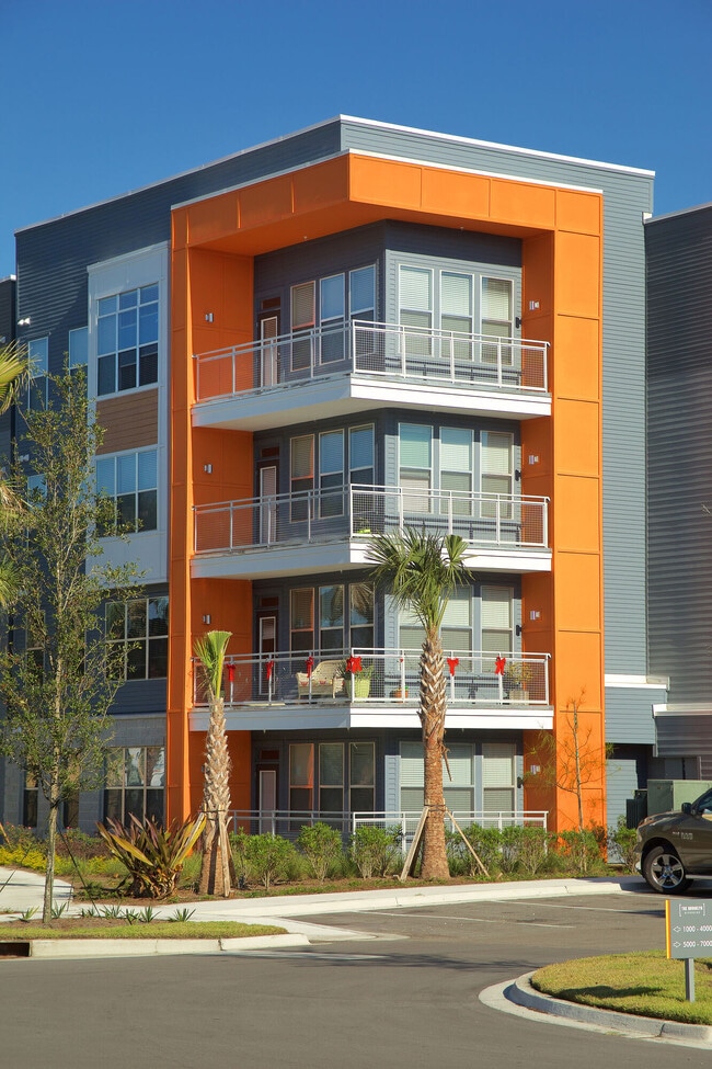 Brooklyn Riverside apartments — community photo